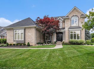 4614 Waterbury Dr, Clarkston, MI 48348