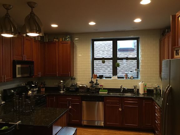 5th image of 1735 W Lawrence Ave APT 1W