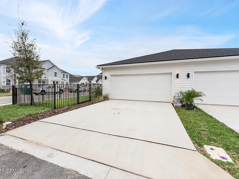 22 Upton Ln — Photo 30