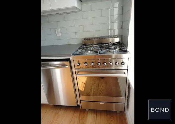 Rented by Bond New York | media 15