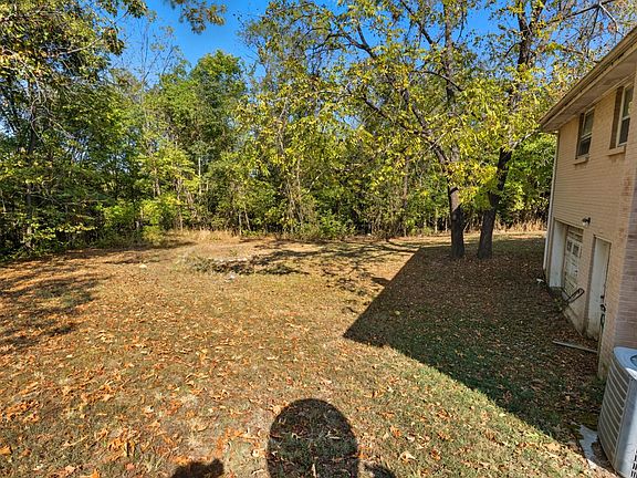 5th image of 833 Grays Chapel Rd