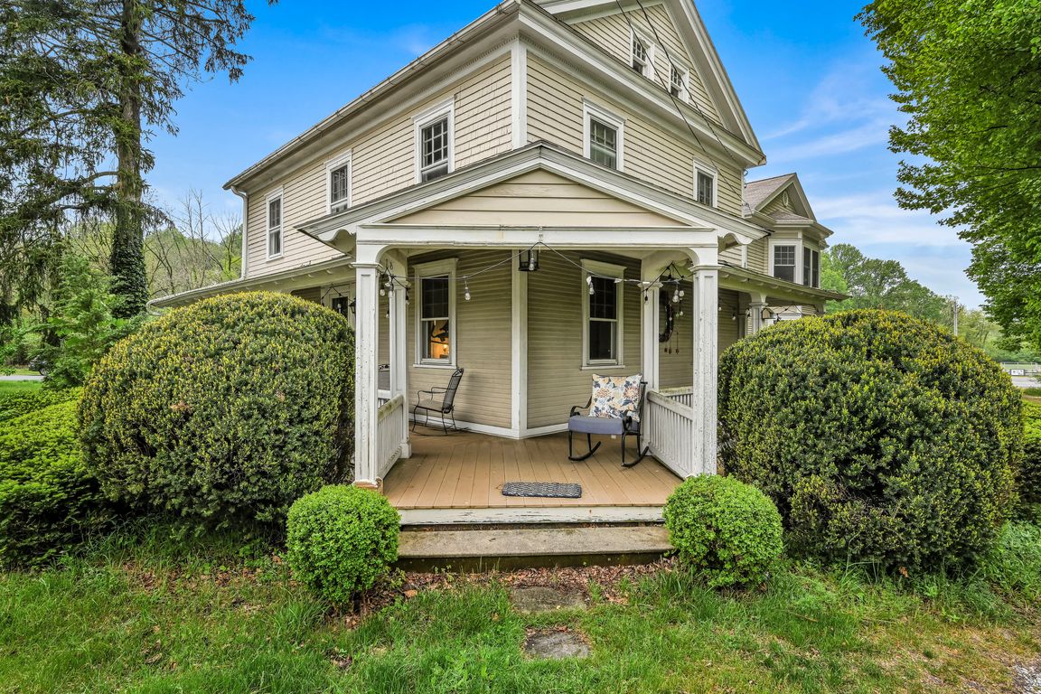 04-Side Yard