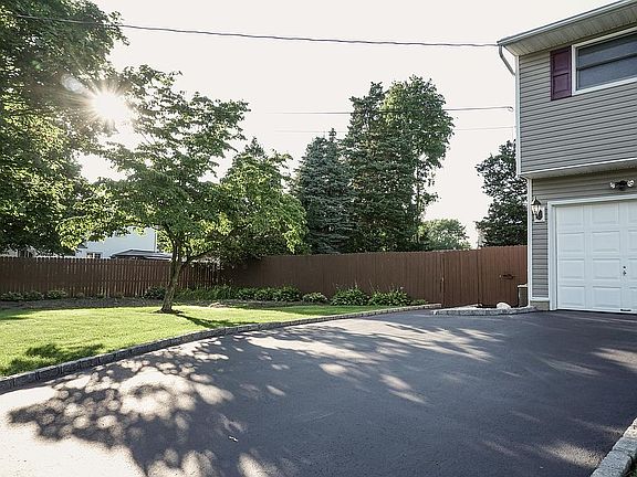 2nd image of 117 Maple Ave