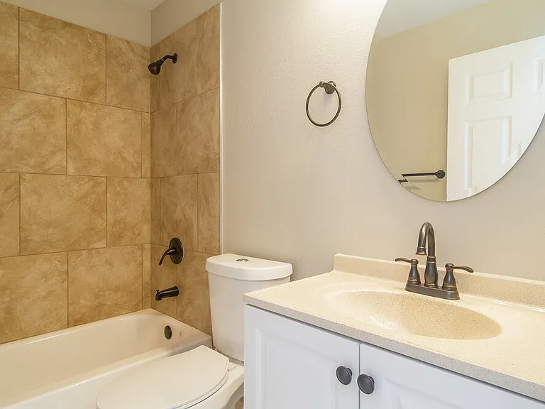 13500 Glasser Ave — Photo 13