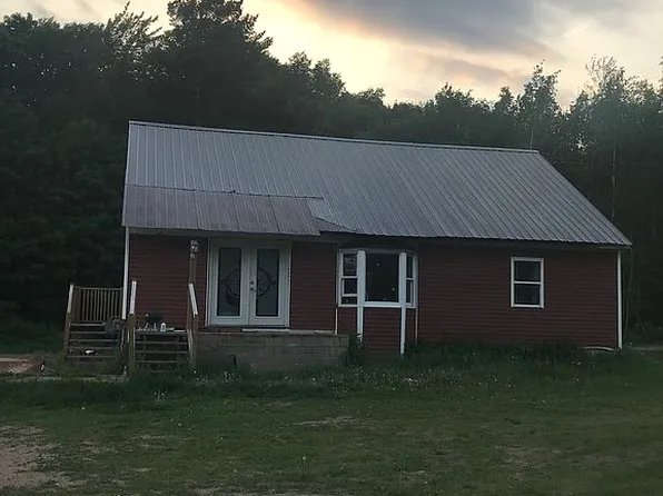 N6909 Connors Rd, Munising, MI 49862