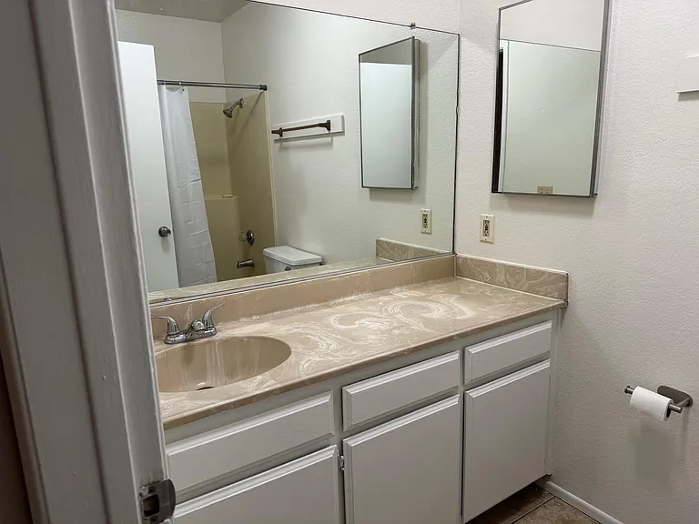 16645 Valencia Ave #1C — Photo 19