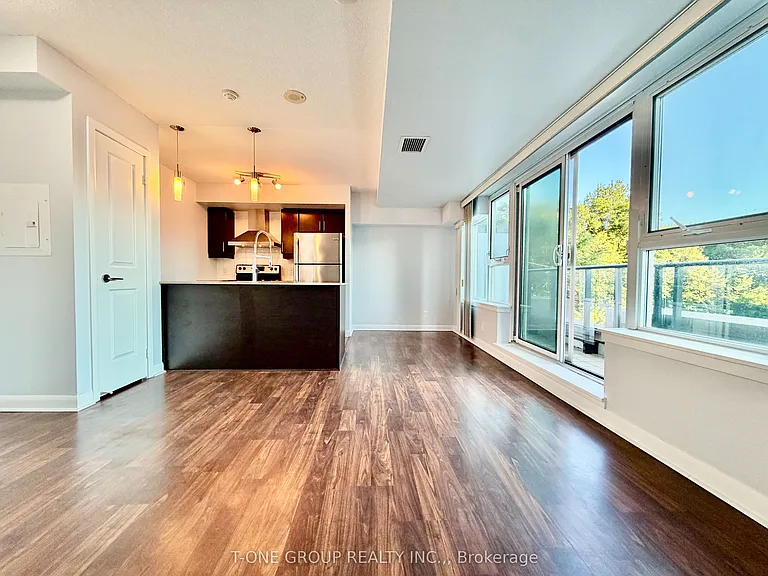 25 Town Centre Ct #323 — Photo 4