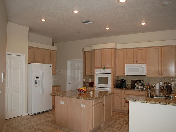 2nd image of 978 Wildwood Dr #0