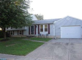 25 Drexel Gate Dr, Sicklerville, NJ 08081