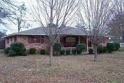 1st image of 104 McDonald Ln