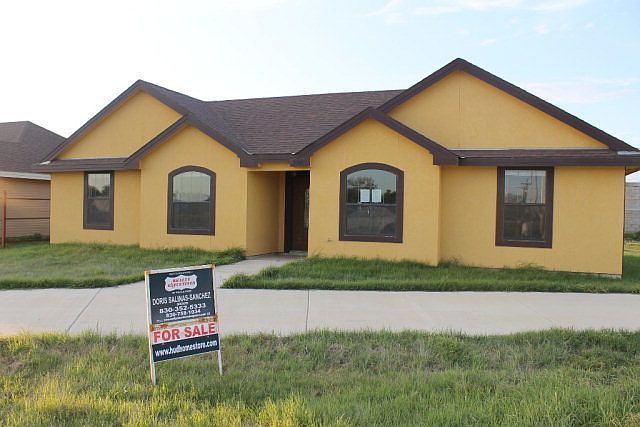1st image of 2307 De Leon Dr