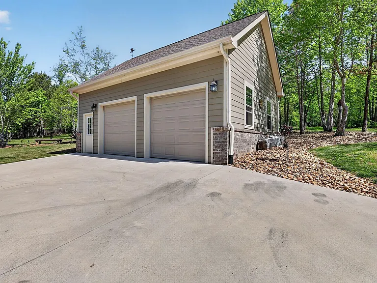 1625 River Bluffs Dr — Photo 21