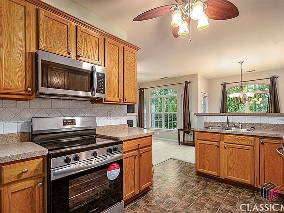4th image of 2744 Pierce Brennen Court