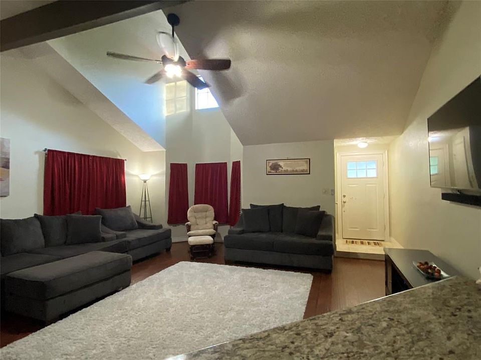 1st image of 1915 Creek Valley Ln