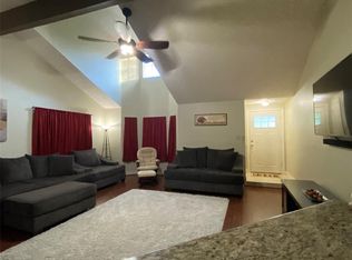 1915 Creek Valley Ln, Sugar Land, TX 77478