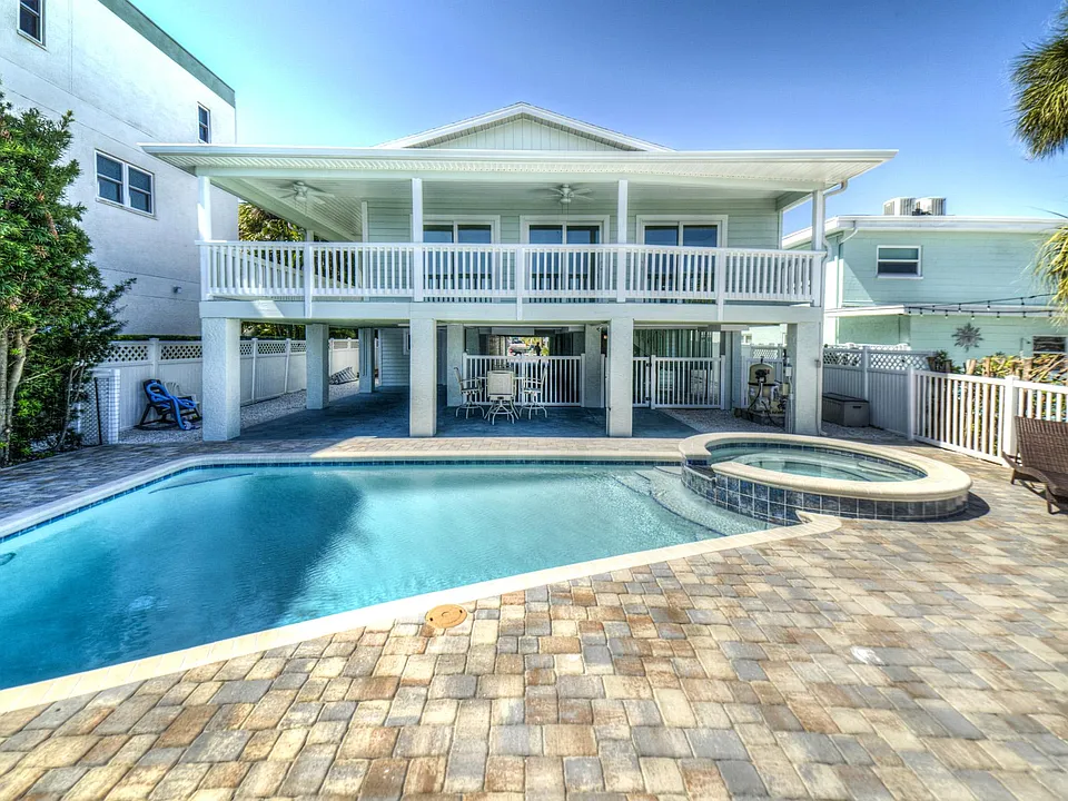8601 E Bay Dr #3