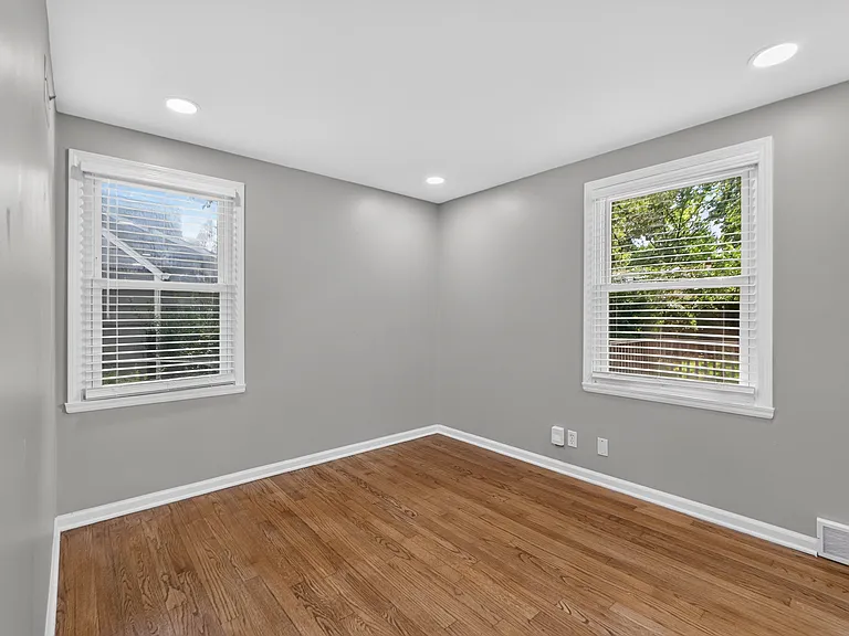 7318 Rosewood St — Photo 26