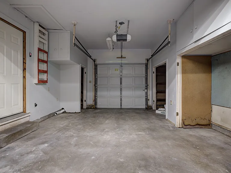 1641 Marian Dr — Photo 9