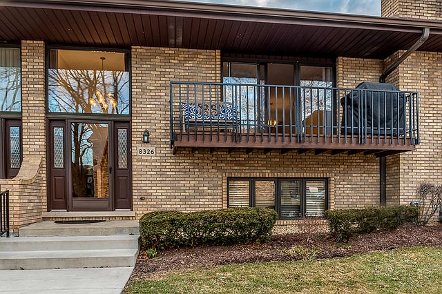 1st image of 8326 Woodland Dr