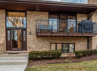 8326 Woodland Dr, Darien, IL 60561
