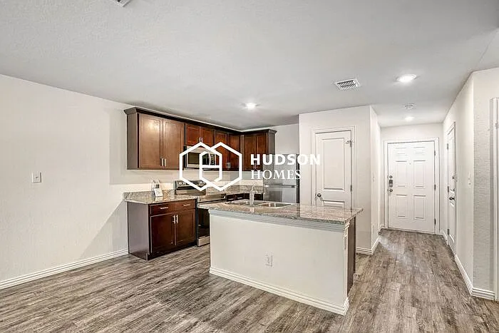 1701 N Guadalupe St — Photo 6