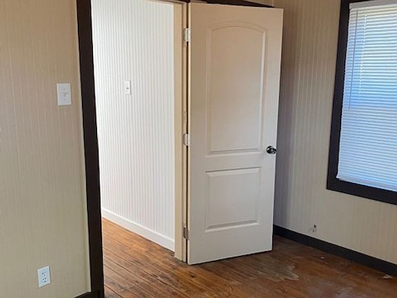 4th image of 2119 Pine St