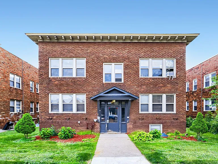 1712 Grand Ave — Photo 32