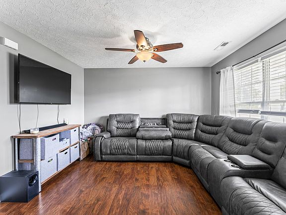 4th image of 108 Eventine Dr