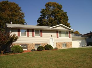 312 James Pkwy, Washington, IL 61571