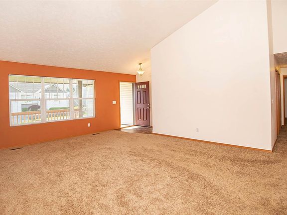 4th image of 106 S Cavalier Ln