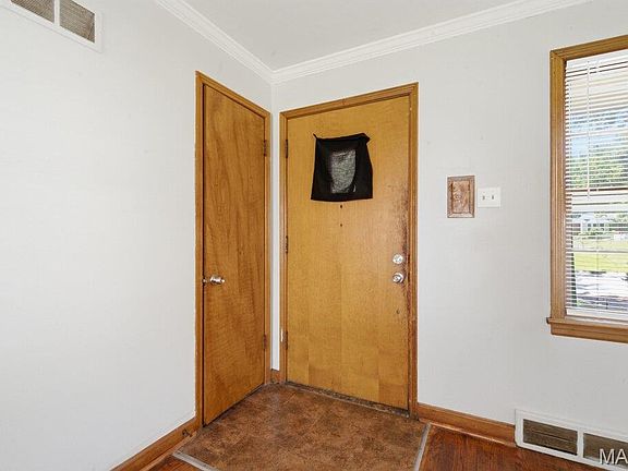 3rd image of 1207 Admiral Dr