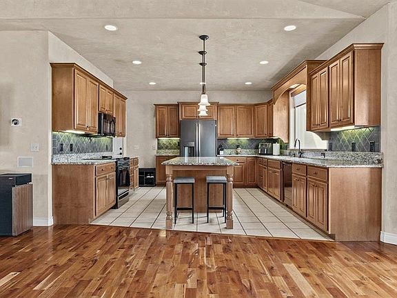 5th image of 66350 Crestview Drive