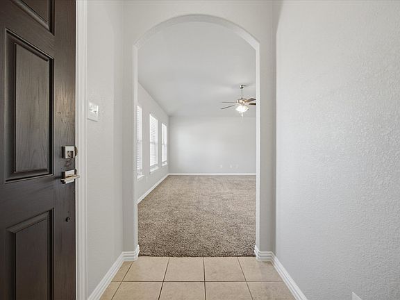 5th image of 408 Northgate Dr