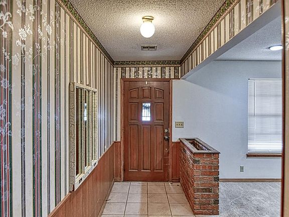 5th image of 200 Brent St