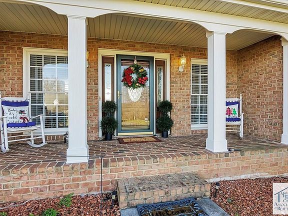 2nd image of 565 Saint Johns Cir