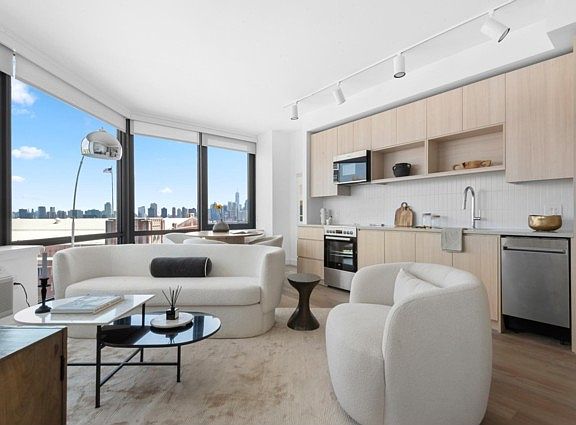 2nd image of 55 Orchard St #1314
