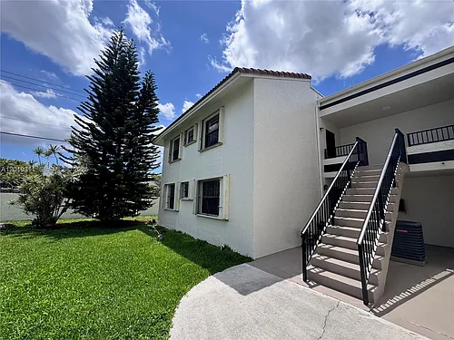 10893 NW 7th St #22-27 Photo 1