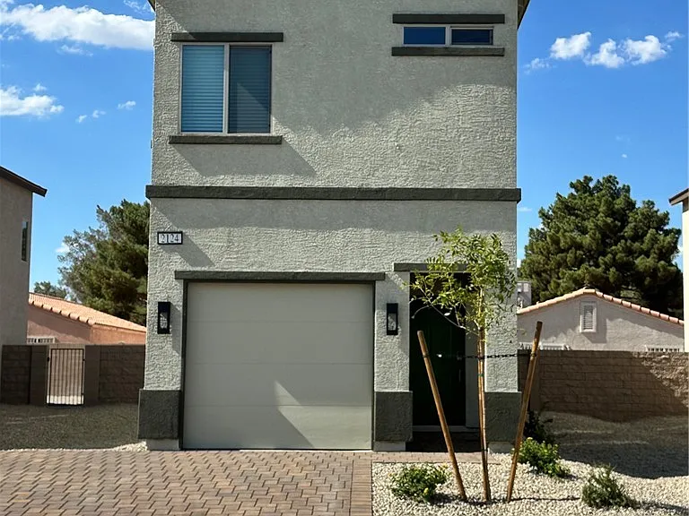 2124 Abraham Ave — Photo 2