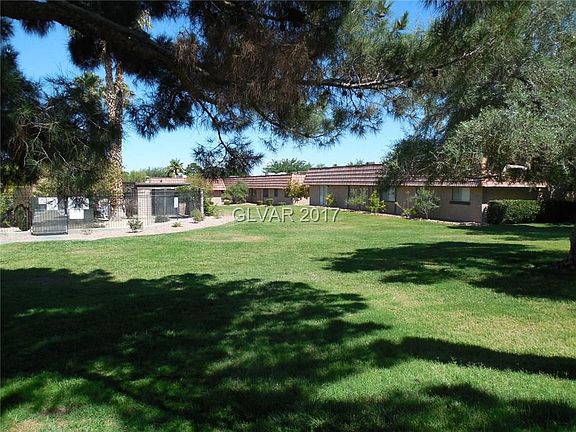3rd image of 810 Pepperwood Ln