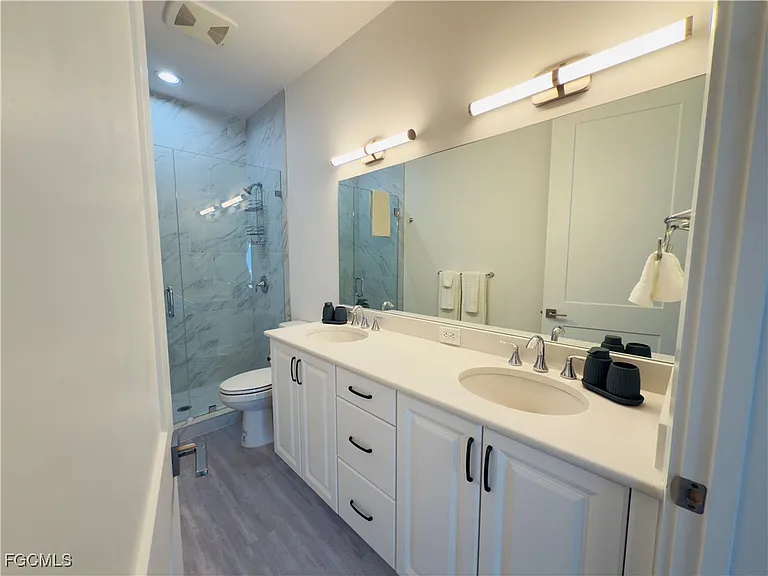 5865 Shell Cove Dr #105 — Photo 11