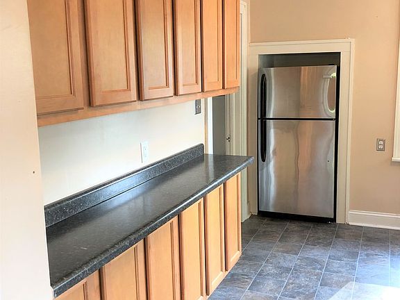 5th image of 318 Vine St