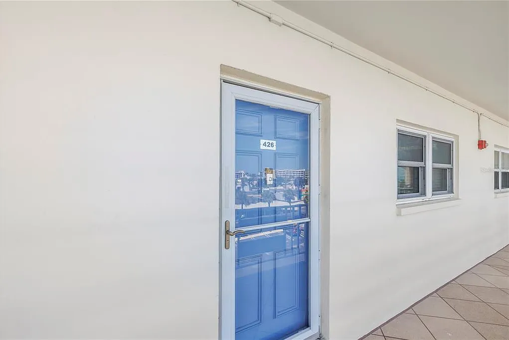 2 bed, 2.0 bath, 1350 sqft, $3,100 — Photo 3