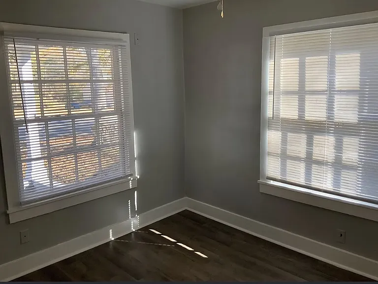 2023 Whitney Ave — Photo 2