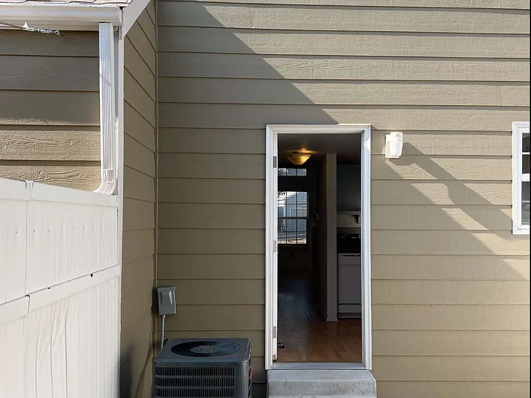 7235 Devinney Ct #B — Photo 16