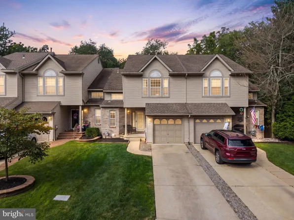 49 Smokey Run Dr, Berlin, NJ 08009