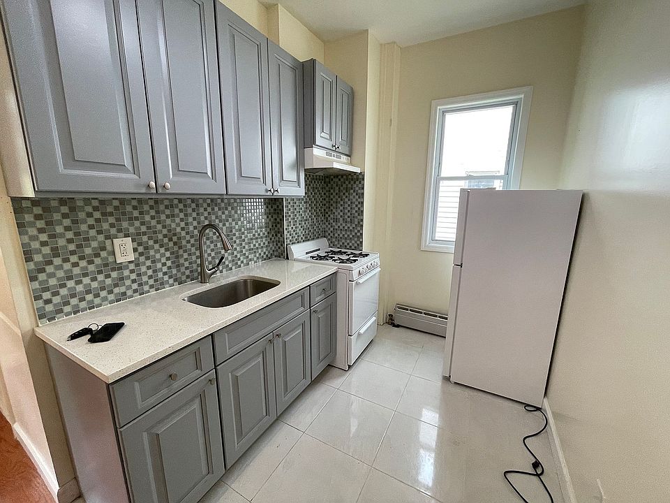 1st image of 23-25 27th St #A