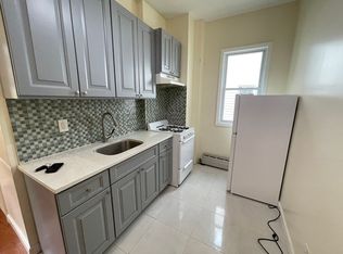 23-25 27th St #A, Astoria, NY 11105
