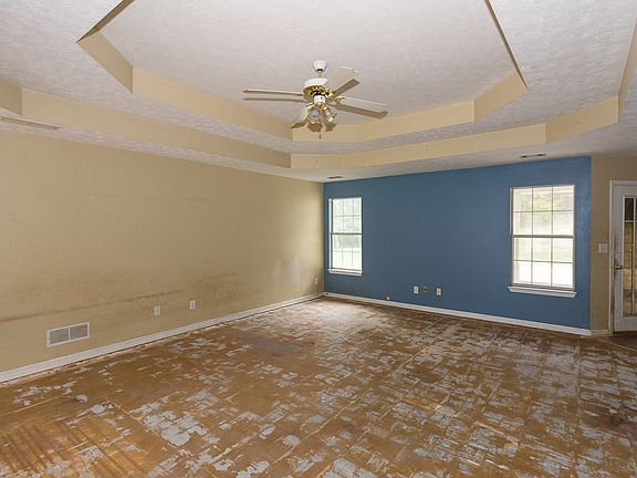 3rd image of 4932 Cliff Top Drive