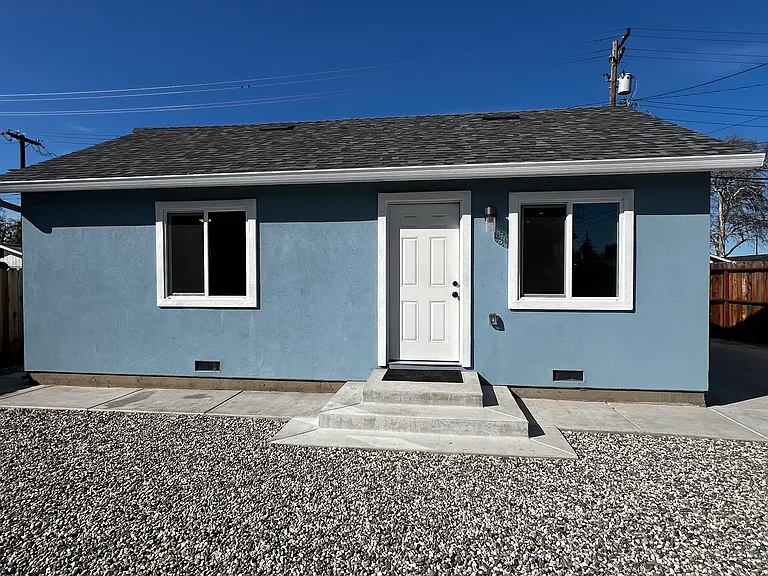 3165 Linden St — Photo 1