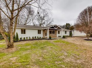 102 Vulco Dr, Hendersonville, TN 37075